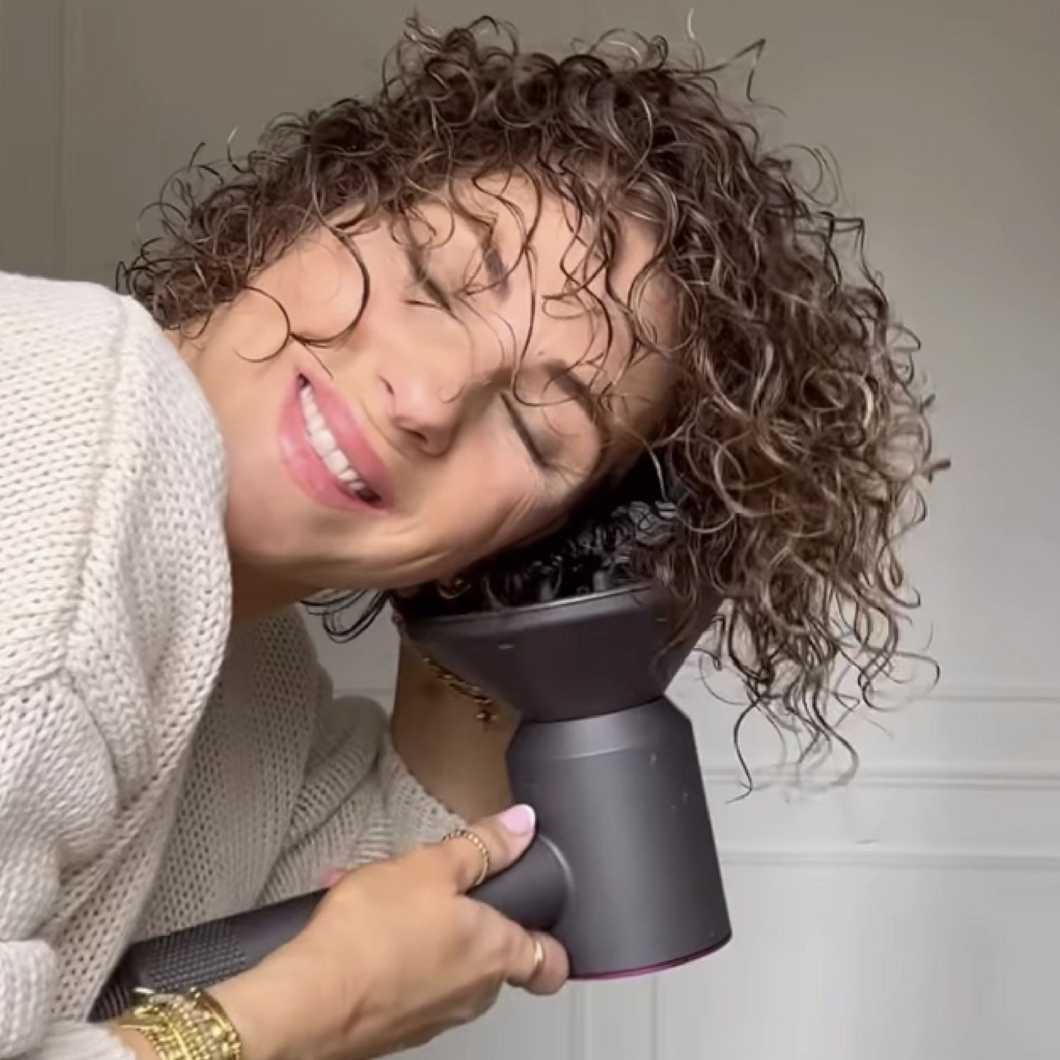 Supersonic hair dryer | Dyson Canada